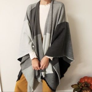 NWT Gray & White Plaid Shawl Poncho